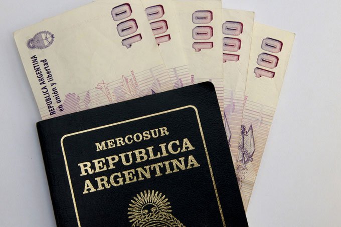 Argentina rebate acusação de xenofobia por controle migratório