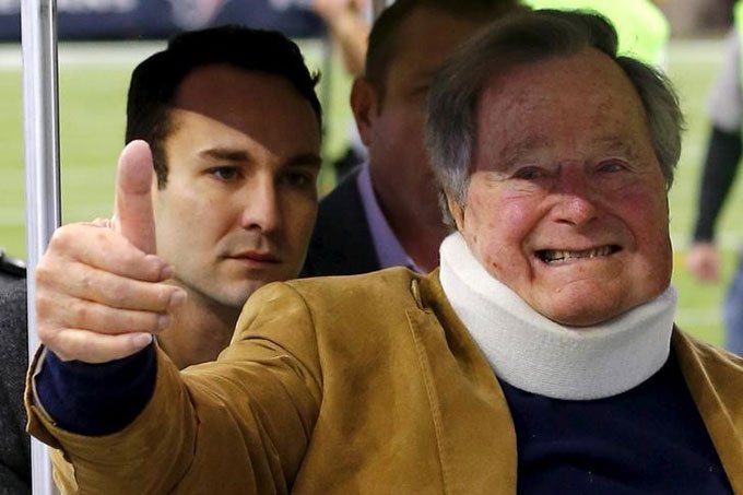 George Bush pai recebe alta de hospital