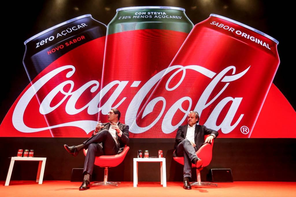 Como a Coca-Cola está voltando às origens para vender mais