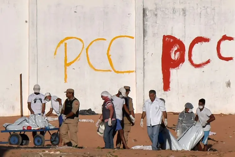 Detentos: membros das duas facções se enfrentaram em uma batalha campal (Josema Goncalves/Reuters)