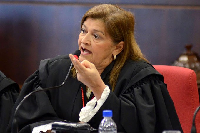 Mesmo afastada, desembargadora do AM recebeu R$261 mil em 4 meses