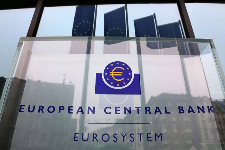 BCE: instituição monetária da zona do euro confirmou o fim de seu programa de apoio à economia, previsto para o final do ano (Foto/Getty Images)