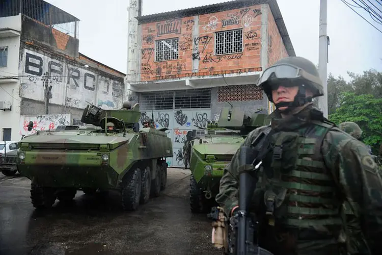 Rio de Janeiro: Ministério da Defesa cogita paralisar a Força-Tarefa até que seja feito um "freio de arrumação" do plano com a Secretaria de Segurança (./Agência Brasil)