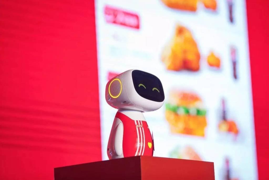 KFC chinês adota robô que escaneia clientes para sugerir menu