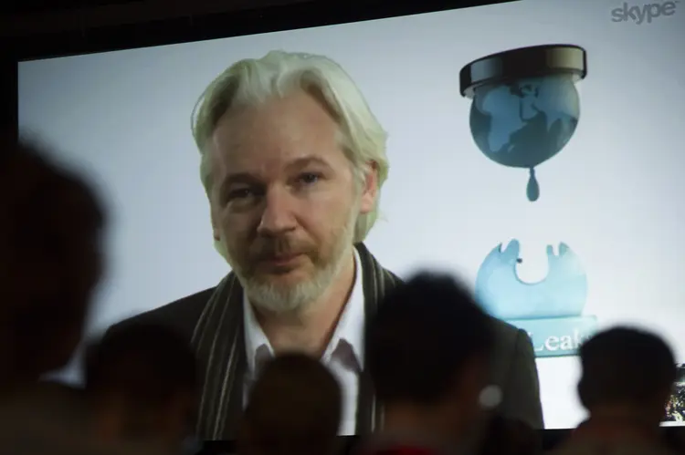 Assange: "Considerando o que pensamos ser a melhor maneira de proceder e ouvindo os pedidos de alguns dos fabricantes, decidimos trabalhar com eles para lhes dar acesso exclusivo a detalhes técnicos adicionais", disse (David Paul Morris/Bloomberg)