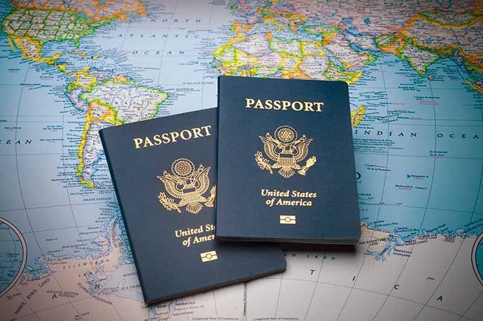 Imagem meramente ilustrativa: passaportes que atravessam mais fronteiras. (Maudib/Thinkstock)