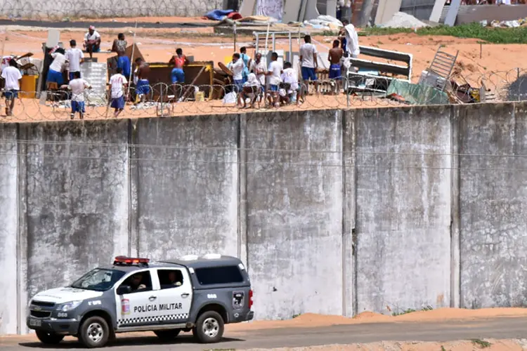 Prisão de Alcaçuz: até procurar pelas cabeças de 13 corpos decapitados já retirados do local é uma tarefa difícil