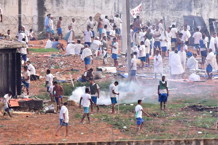 Rebelião: presos na penitenciária de Alcaçuz, no Rio Grande do Norte (Reuters)