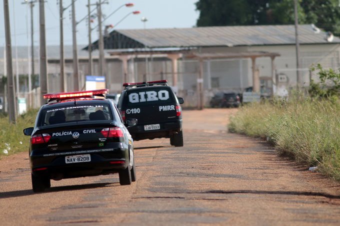 Exército e PMs fazem revista em Penitenciária de Boa Vista