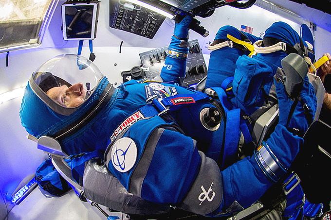 Boeing cria traje espacial estiloso e cheio de novas funções