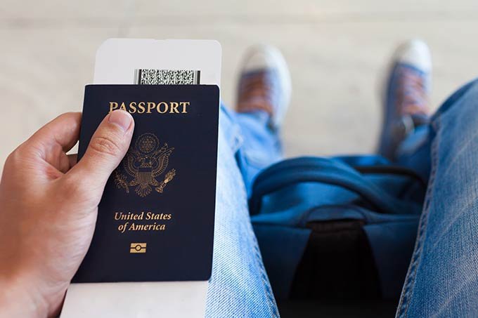 Gastos de brasileiros no exterior chegaram a US$ 2 bi em janeiro