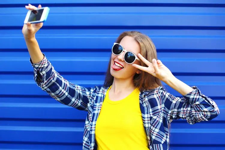 Jovens: a eMarketer prevê que adolescentes e jovens adultos sejam mais numerosos no Snapchat do que no Facebook ou no Instagram (Rohappy/Thinkstock)