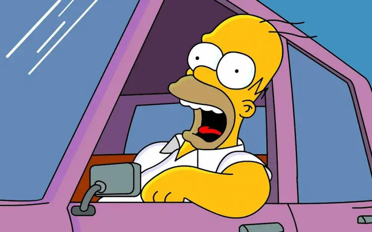 Homer Simpson dirige um Plymouth Junkerolla (foto/Reprodução)