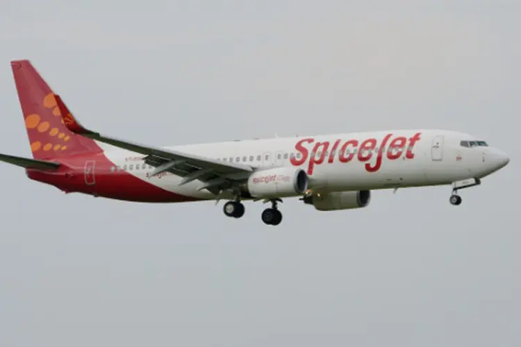 Em 2014, a SpiceJet teve muitas dificuldades financeiras e foi obrigada a cancelar 2.000 voos para limitar as perdas (Raveendran/AFP)