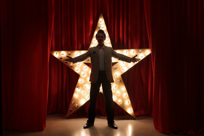 Omarson Costa: Será o fim das Estrelas de Cinema e TV?