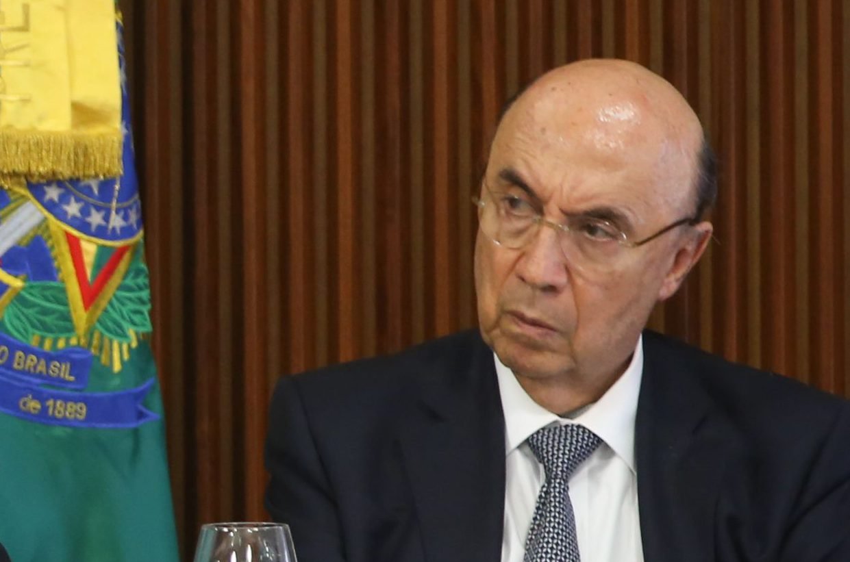 Investigações de políticos não afetam Previdência, diz Meirelles