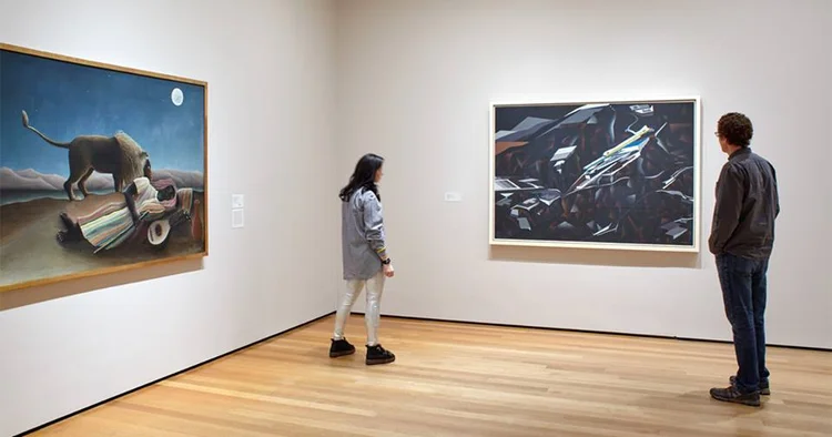 Sete obras de artistas de origens sudanesa, iraquiana e iraniana foram instaladas
