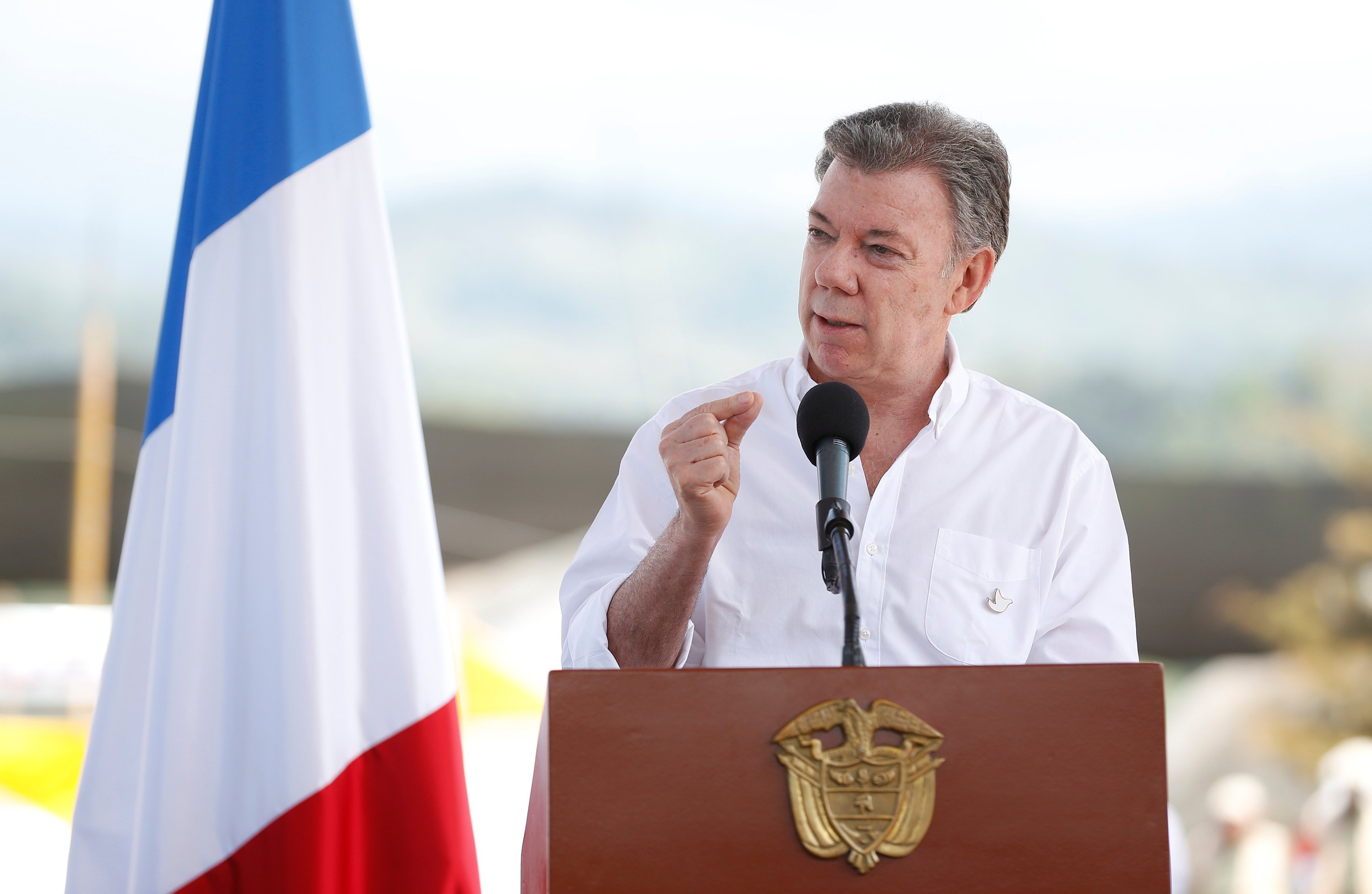 "Farc deixam de existir hoje", diz Santos sobre entrega de armas