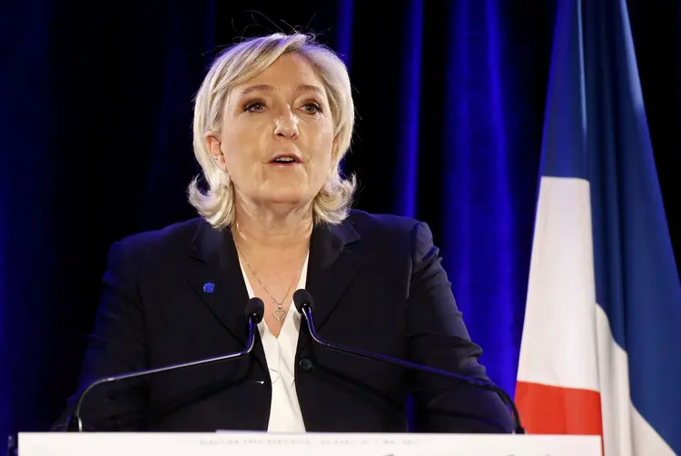 Marine Le Pen: cerca de 340 mil euros teriam sido desviados para uso extraparlamentar (Jacky Naegelen/Reuters)