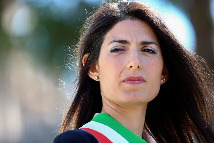 Virginia Raggi: prefeita foi interrogada ontem durante oito horas (Alessandro Bianchi/File photo/Reuters)