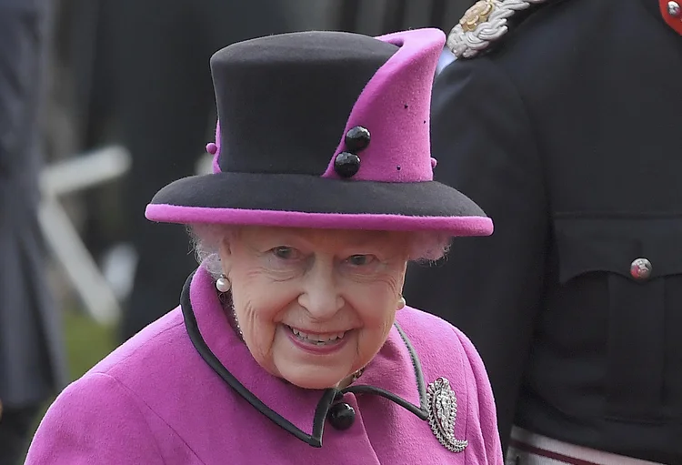 Elizabeth II celebra Jubileu de Safira, por 65 anos no trono, nesta segunda-feira, 06/02/2017 (Toby Melville)