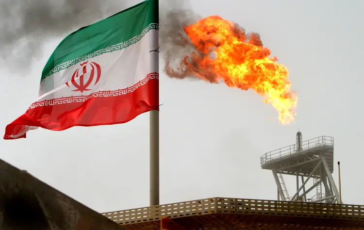Irã: porta-voz do Departamento de Estado disse que o governo aprovou a suspensão de algumas sanções (Raheb Homavandi/Reuters)