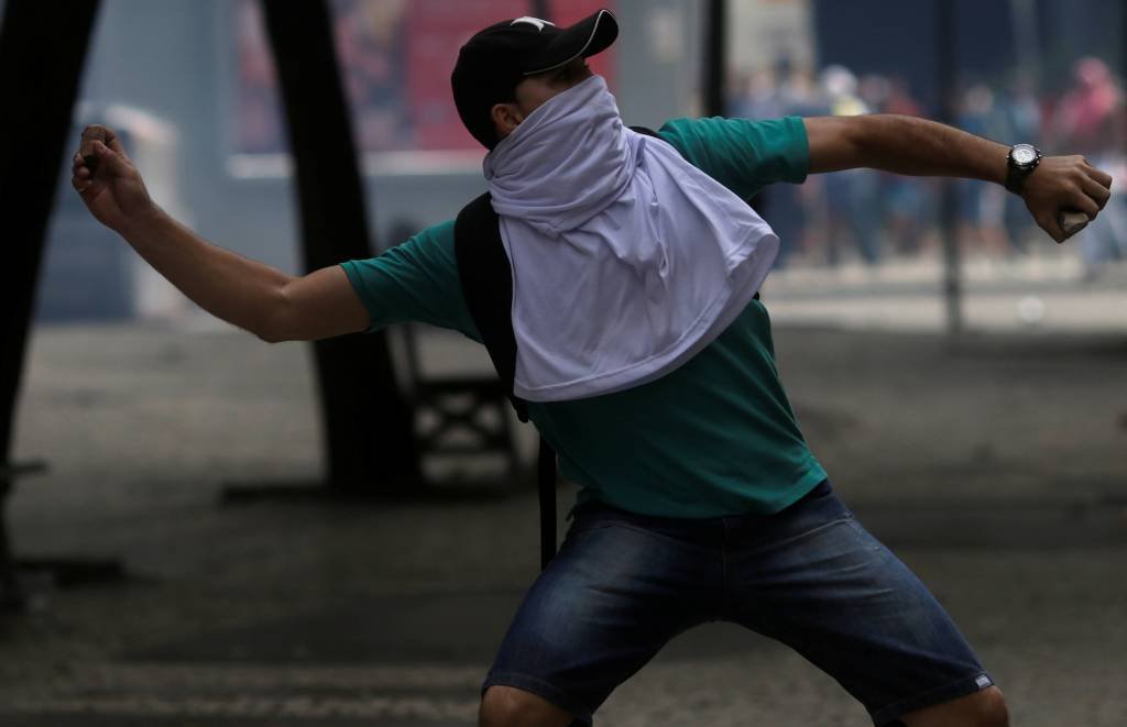 Situação começa a se normalizar no centro do Rio após protestos