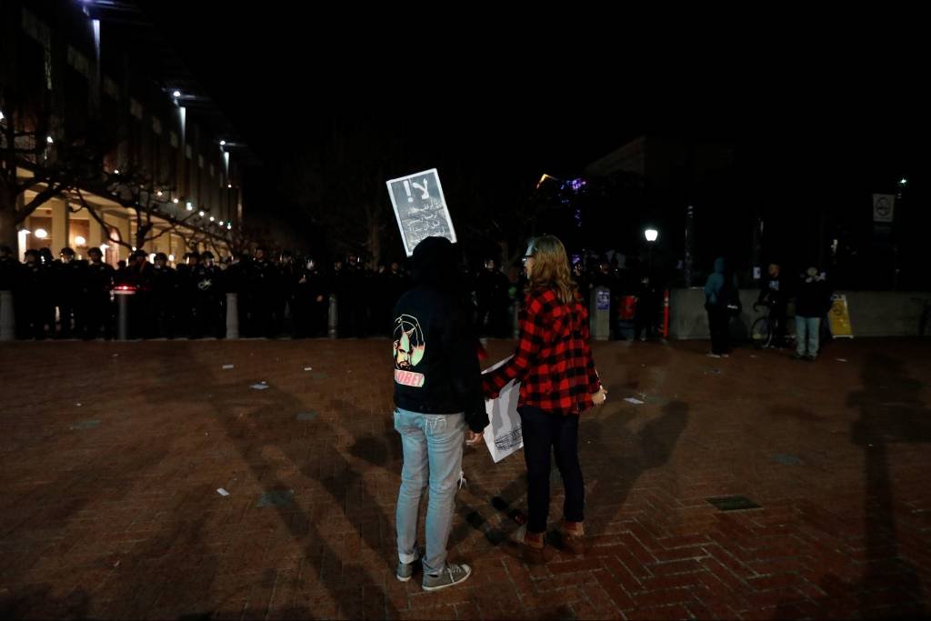 Trump ameaça reduzir fundos para universidade após protestos