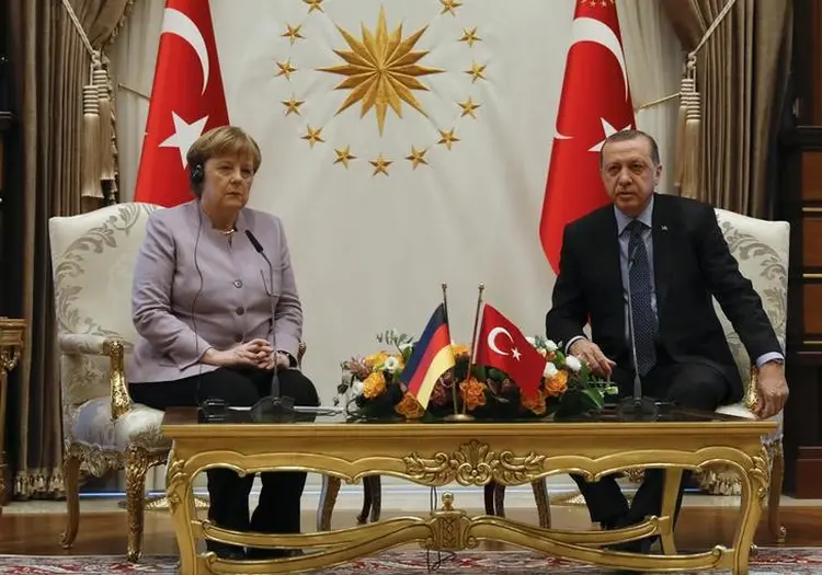 Merkel e Erdogan: "Oposição é parte da democracia", afirmou a chanceler (Umit Bektas/Reuters)