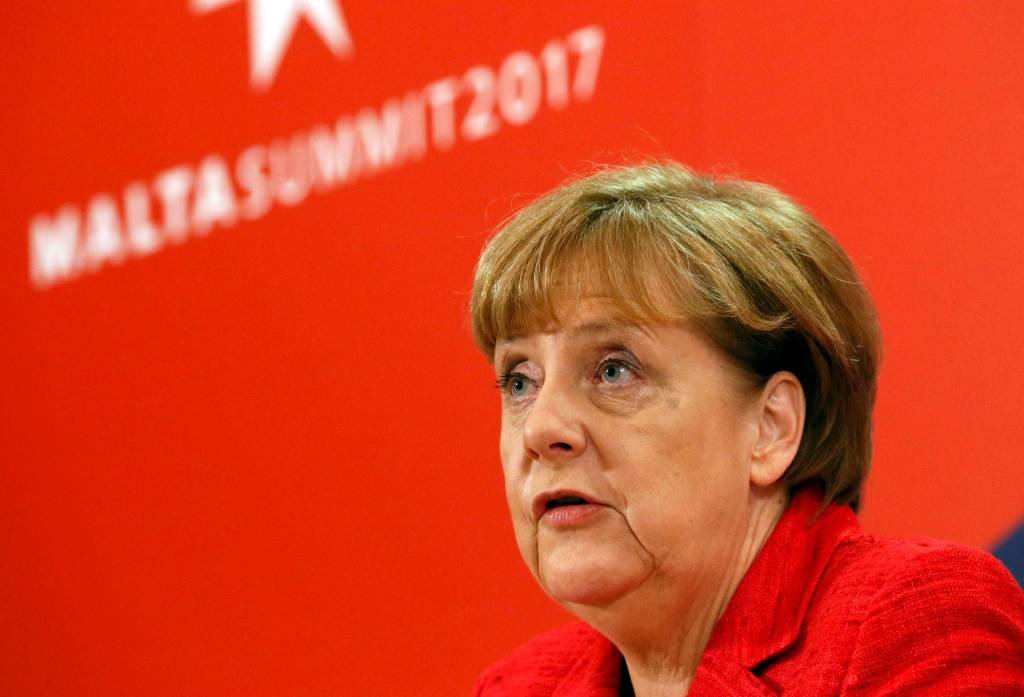 Merkel: com Trump, UE terá que fazer mais tarefas "sozinha"