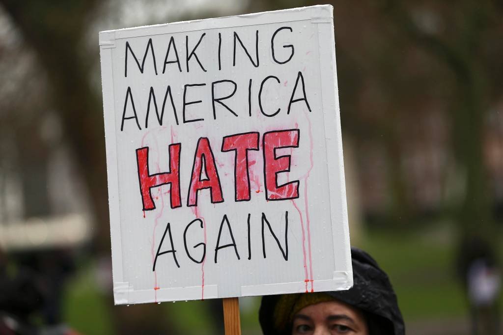 Grupos de ódio aumentaram nos EUA com Trump, diz estudo