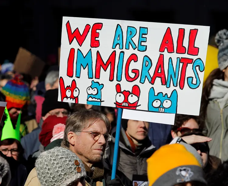 Veto migratório: é a terceira versão de uma política polêmica que Trump buscou implementar já uma semana depois da sua posse (Tom Mihalek/Reuters)