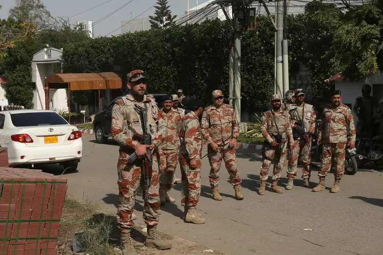 Consulado: disparos foram feitos por um guarda de segurança afegão (Akhtar Soomro/Reuters)
