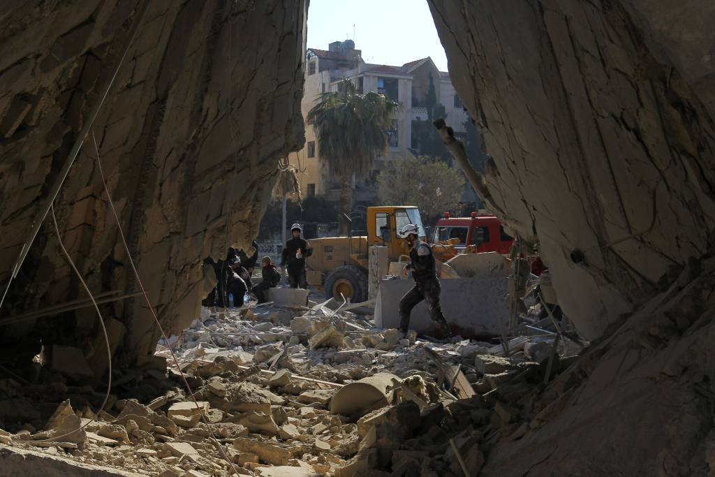 Rússia nega que tenha bombardeado cidade síria de Idlib