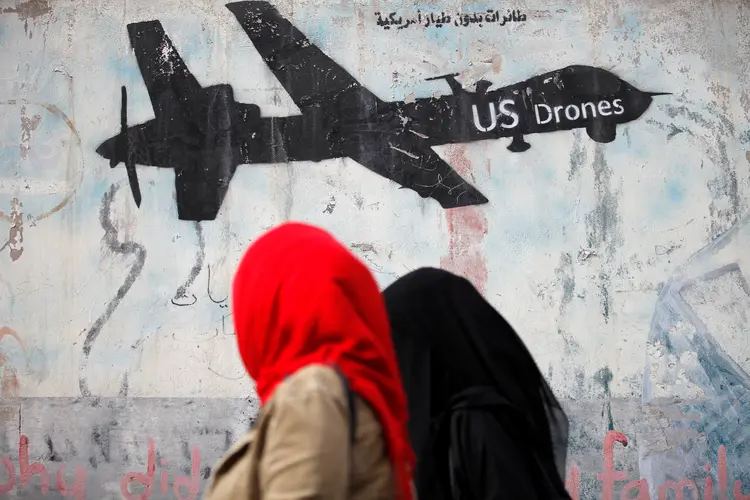 Drone americano: não ficou claro de imediato se o míssil caiu do lado afegão ou paquistanês da fronteira (Khaled Abdullah/Reuters)