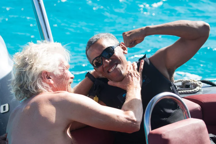 Barack Obama e o milionário Richard Branson durante férias do ex-presidente à Moskito Island (Jack Brockway/Virgin Handout/Reuters)