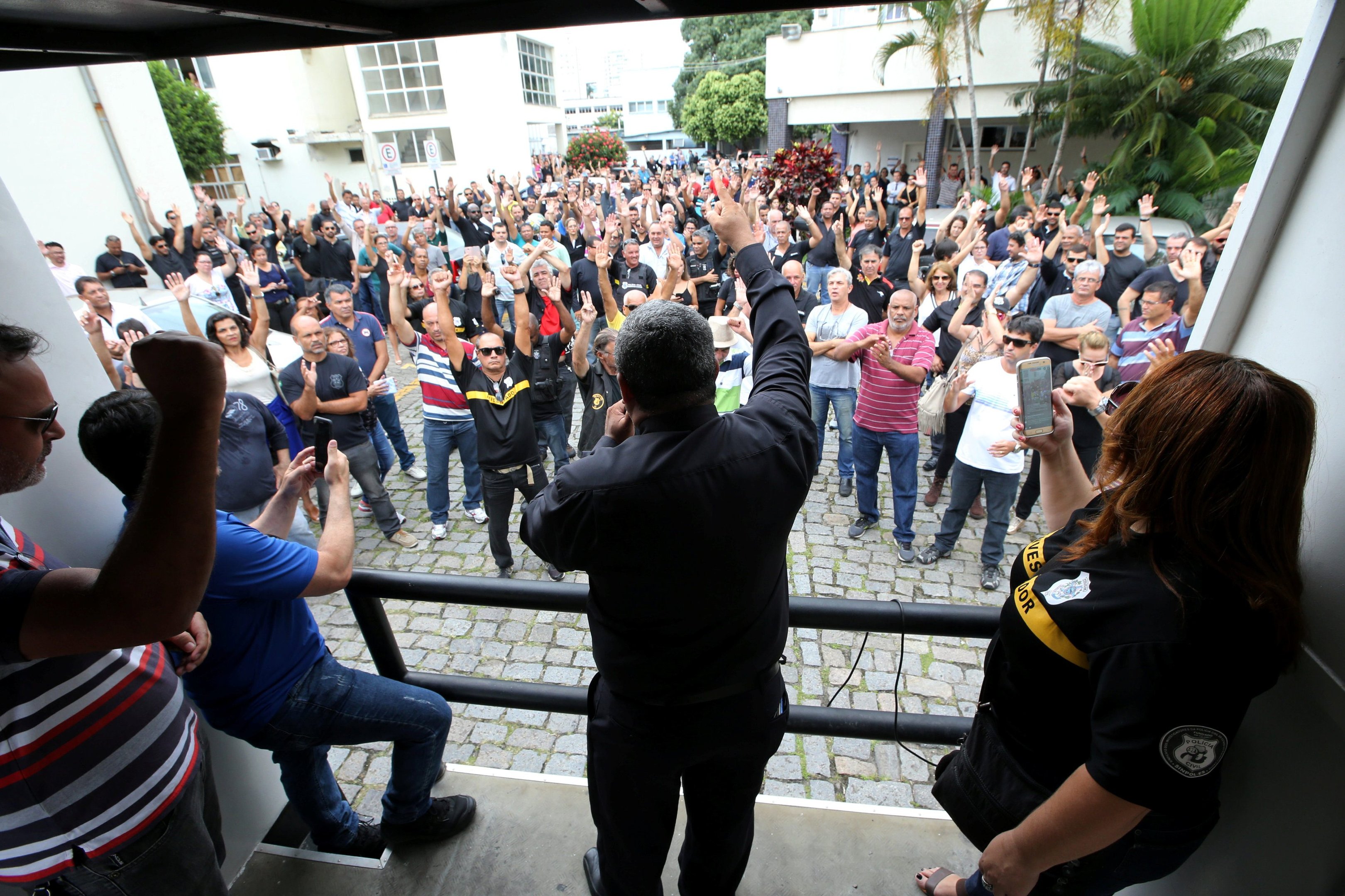STF proíbe greve para todas as categoriais policiais do país