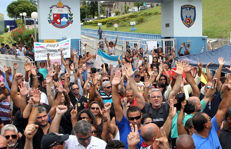 Polícia Civil: os Ministérios da Defesa e da Justiça autorizaram a ida de mais 550 militares e 100 agentes da Força Nacional de Segurança para o Estado (Paulo Whitaker/Reuters)