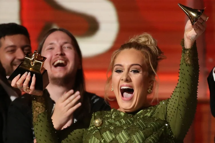 Adele: cantora dedicou seu prêmio à Beyoncé e se desmanchou em elogios à cantora (Lucy Nicholson/Reuters)