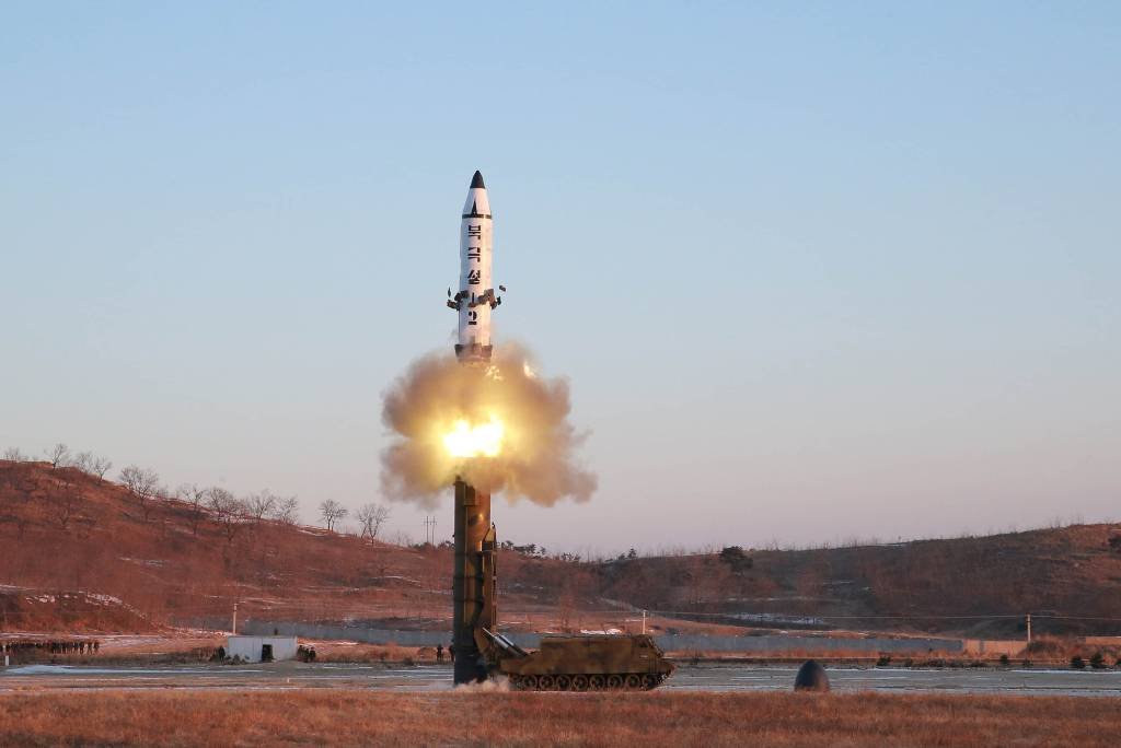 China condena teste de míssil norte-coreano