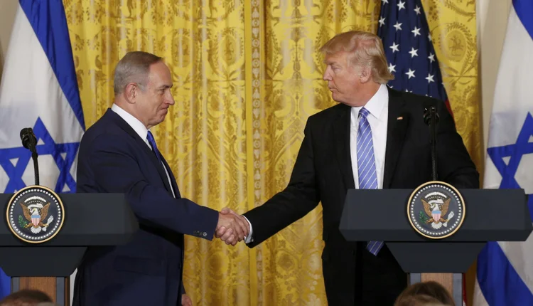 Trump e Netanyahu: no domingo o líder do Hezbollah, Sayyed Hassan Nasrallah, descreveu Trump como um "idiota". (Kevin Lamarque/Reuters)