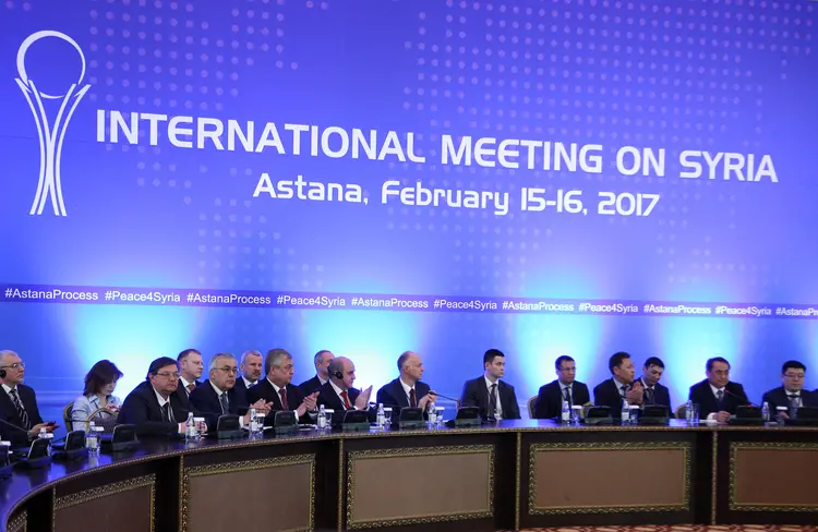 Síria: "A não adoção hoje de um comunicado final se deve, sobretudo, ao fato de a delegação turca e os representantes da oposição terem chegado muito tarde a Astana" (Mukhtor Kholdorbekov/Reuters)