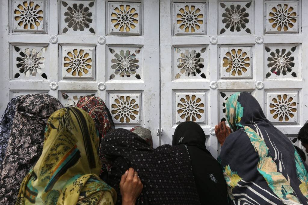 Após ataque, ações antiterroristas matam 30 no Paquistão