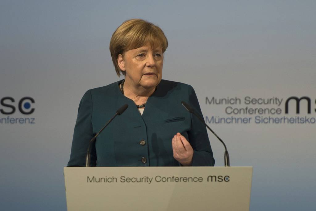 Merkel condena assassinato de refém alemão por grupo filipino