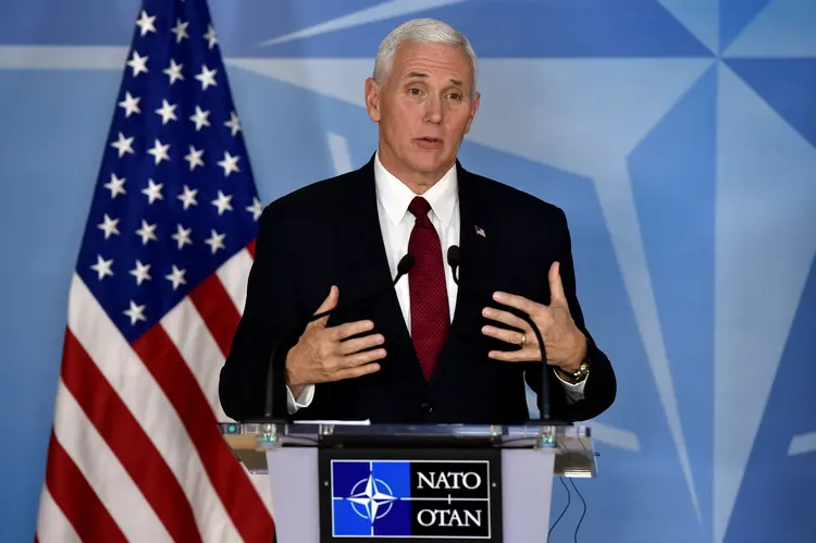 Mike Pence: durante a campanha, Pence foi bastante crítico sobre o fato de Hillary Clinton ter utilizado sua conta de e-mail pessoal enquanto era secretária de Estado (Eric Vidal/Reuters)