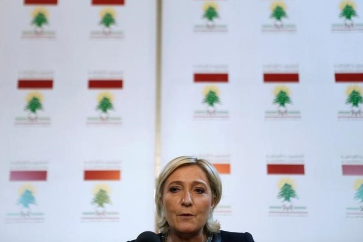 Polícia faz buscas em escritório de Le Pen para apurar fraude