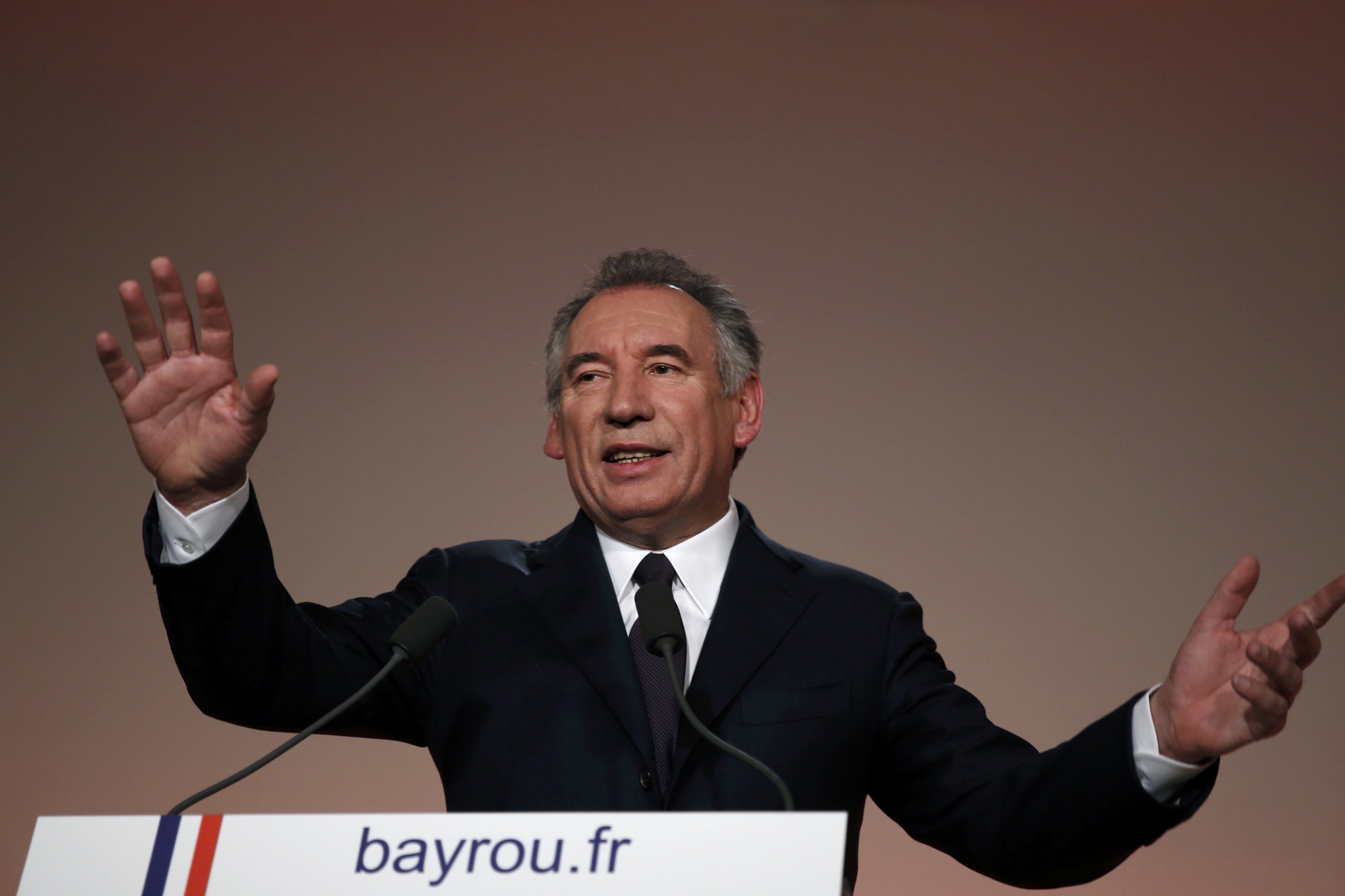 Centrista Francês Bayrou Oferece Aliança A Macron Em Eleições | Exame