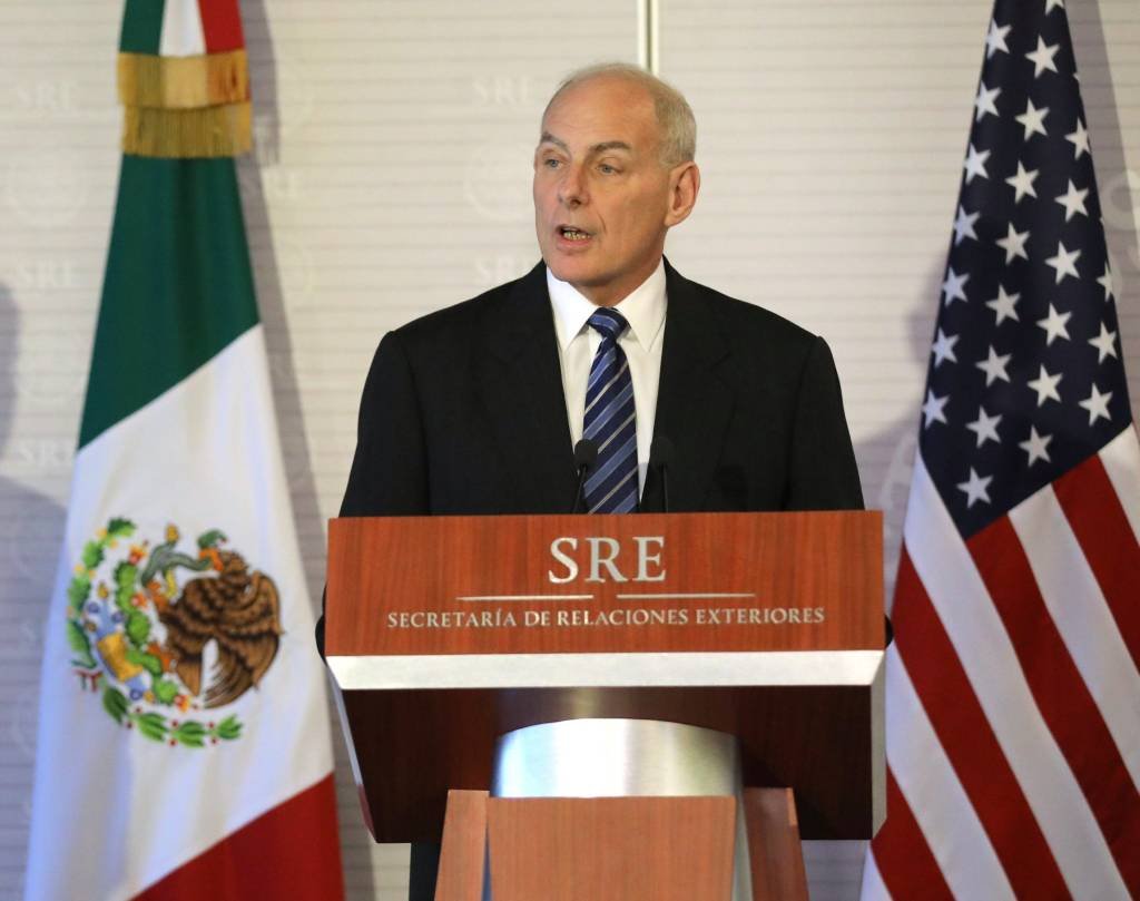 EUA tentam convencer México a embarcar em políticas de Trump