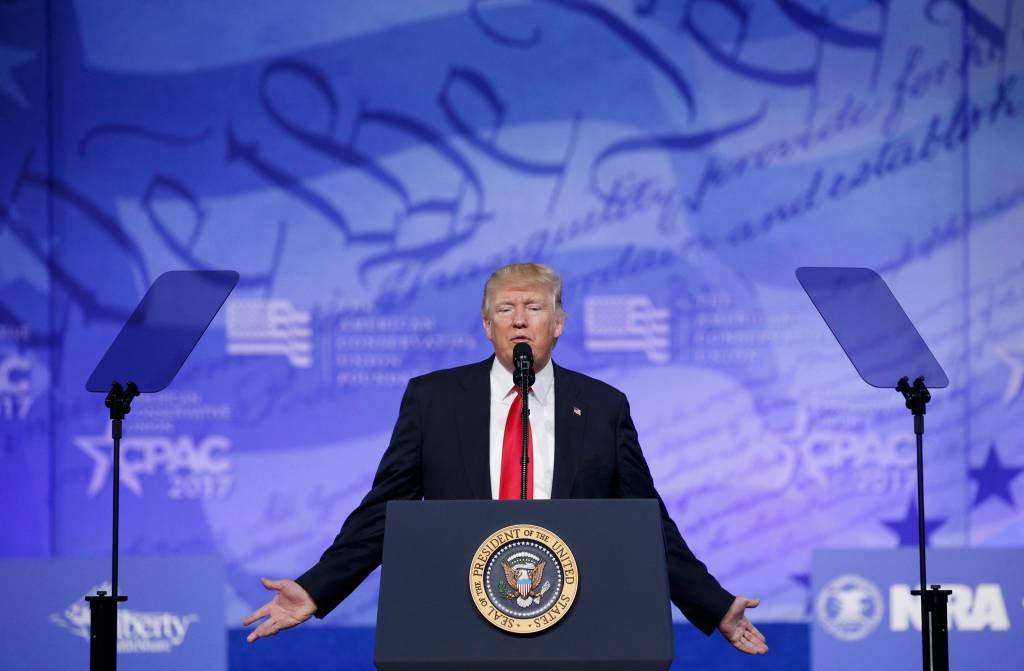 Trump quer levantar possibilidade de fixar tarifas no NAFTA
