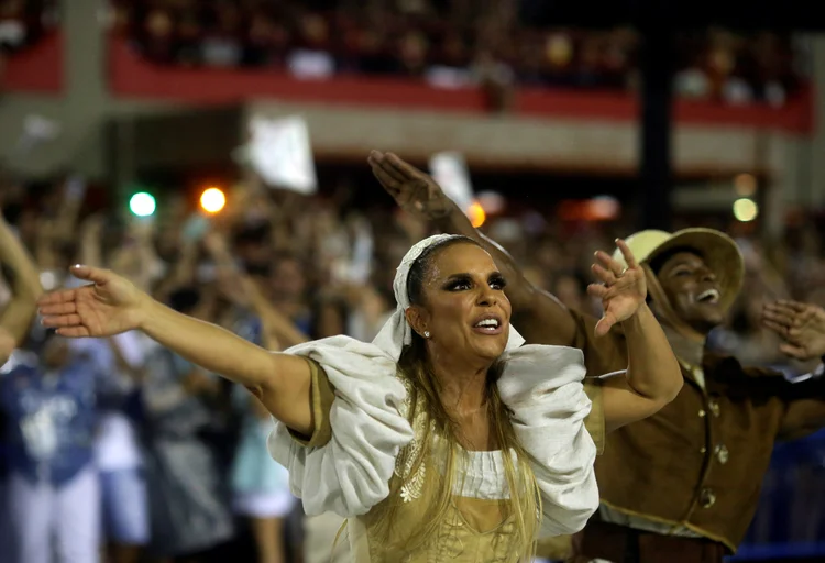 Ivete Sangalo durante desfile na Sapucaí: homenageada pela Grande Rio fez sucesso no Twitter (Ricardo Moraes)